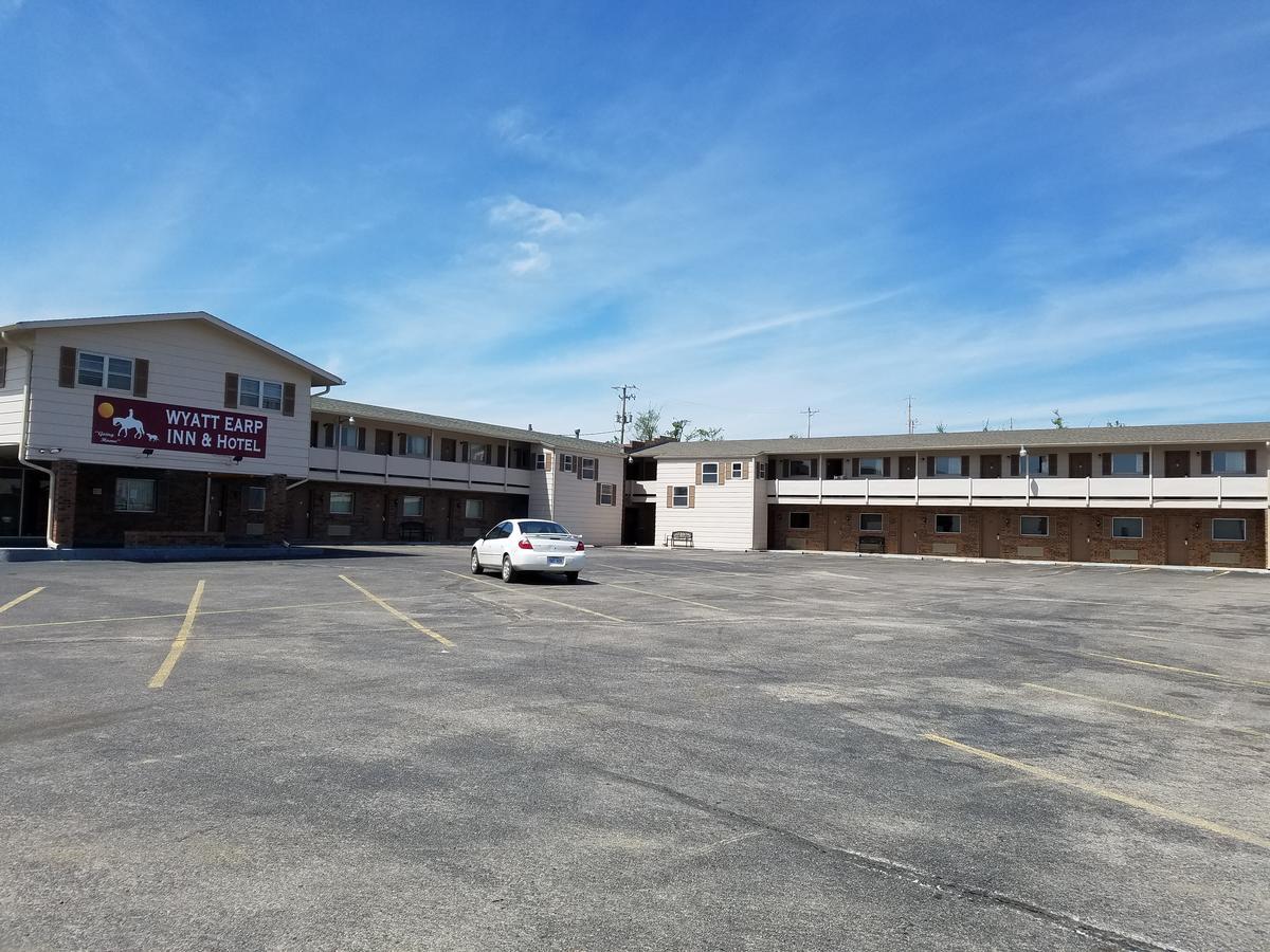 Regency Inn Dodge City Exterior foto